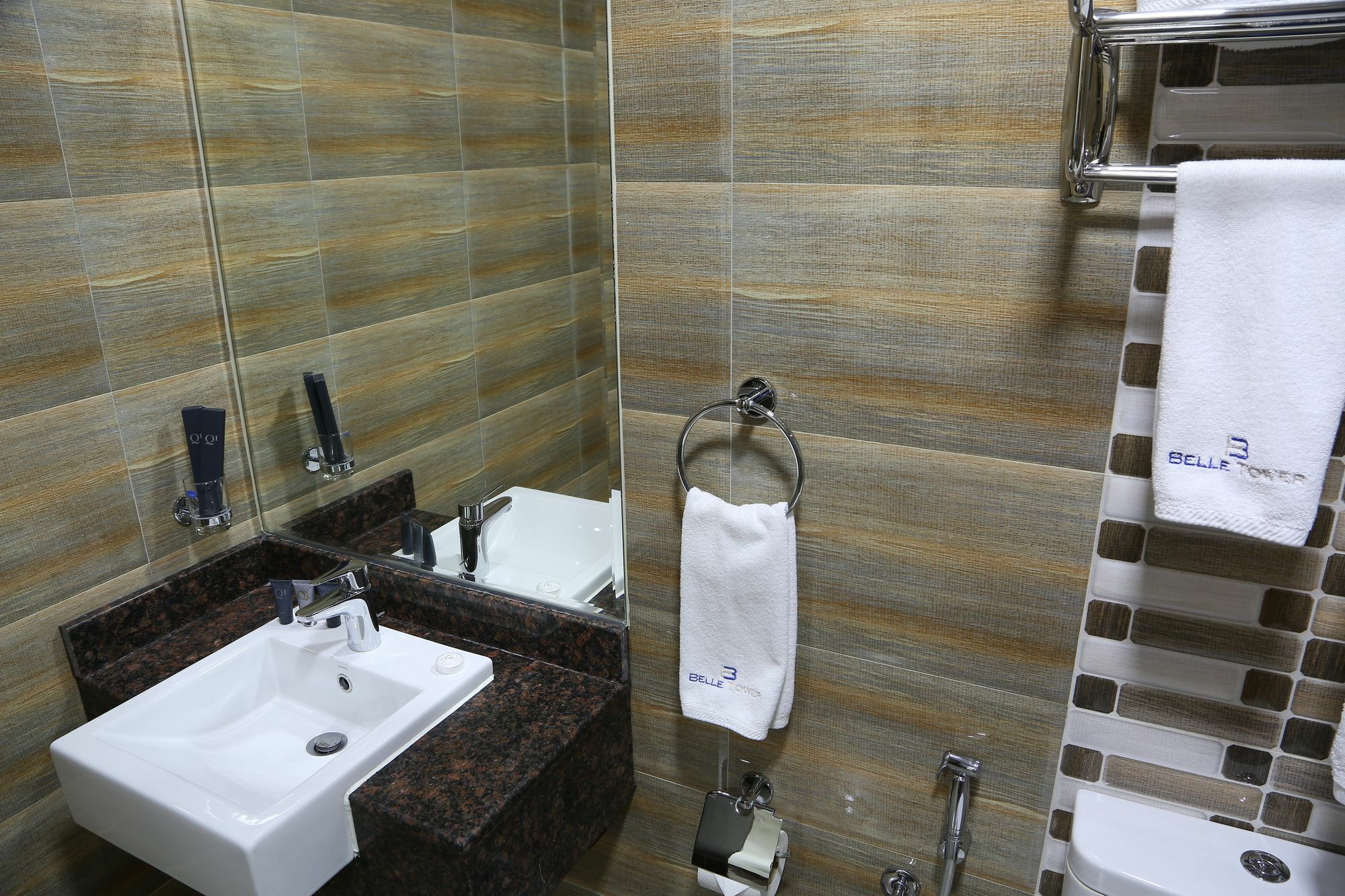 Belle Tower Apartments Манама Экстерьер фото